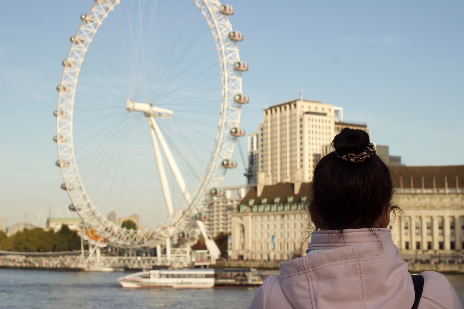 Laura vor dem London Eye